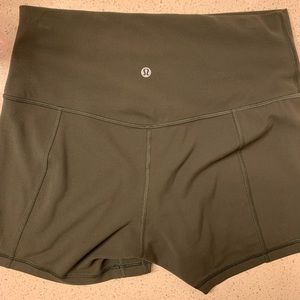 Lululemom Align Shorts 4 inch size 10